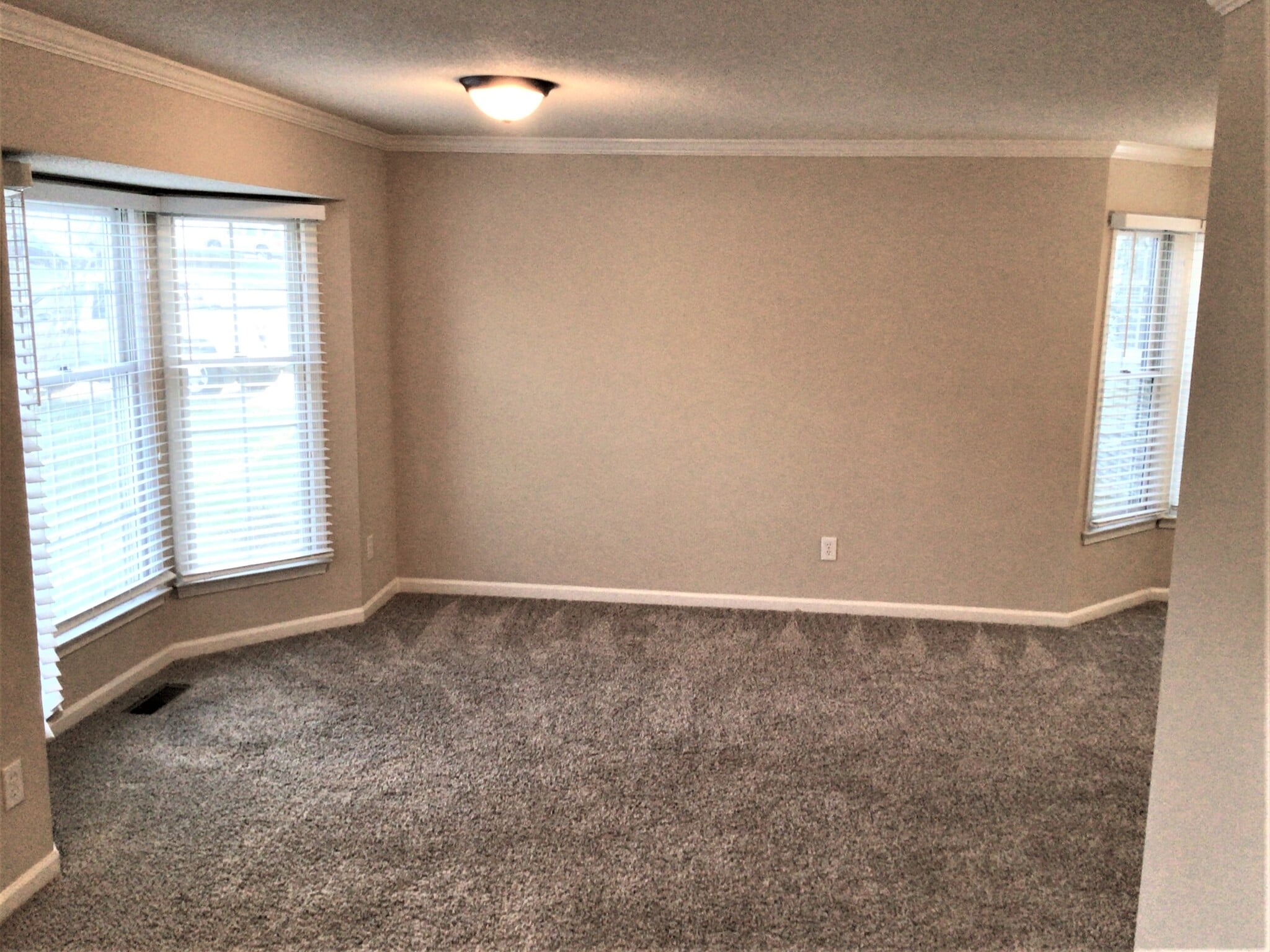 Building Photo - 6323 Stonewick Dr