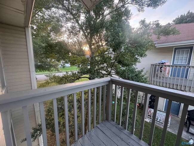 Building Photo - 2703 Lantern Walk SE