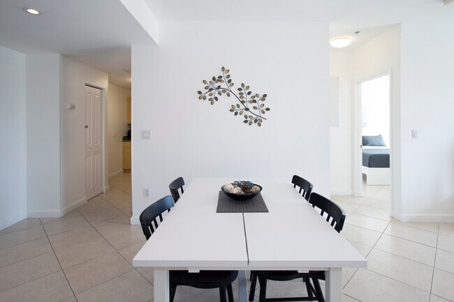 Building Photo - 2280 SW 32nd Ave