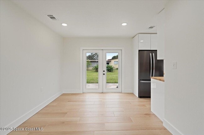 Building Photo - 301 W Rutgers St