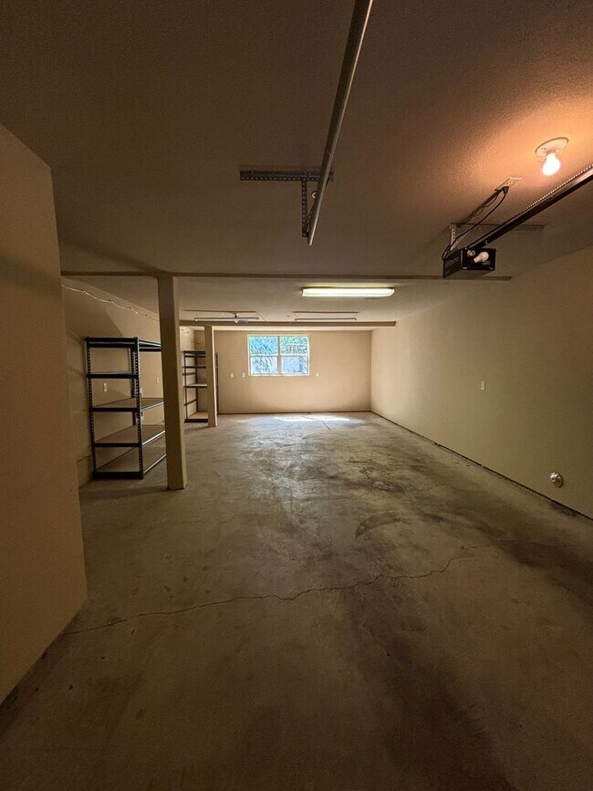 Building Photo - 5cart01