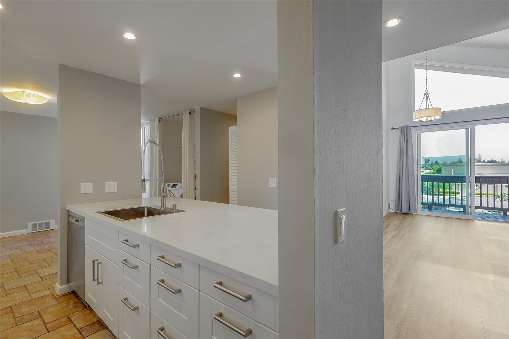 Building Photo - 2101 Shoreline