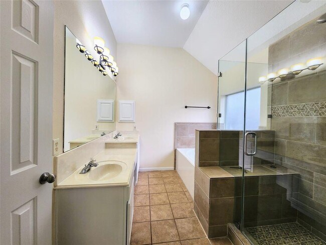 Building Photo - 25807 Elmley Pl