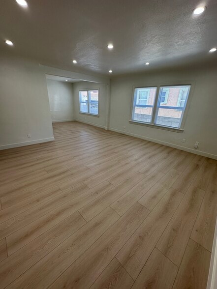 Building Photo - 217 Sinclair Ave