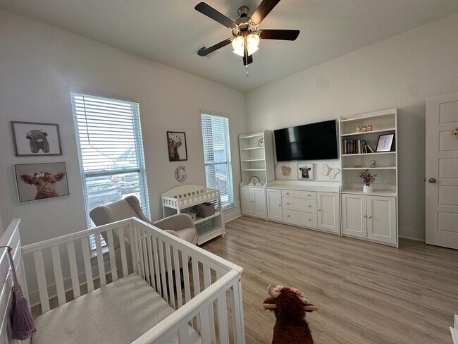 Building Photo - 39249 High Creek Dr