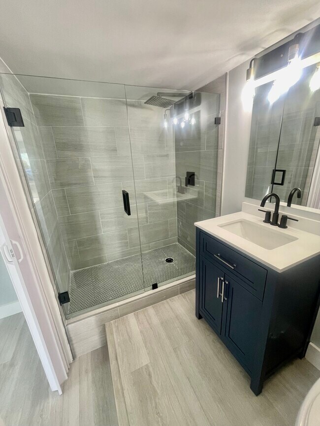 Building Photo - 134 Burgundy Dr