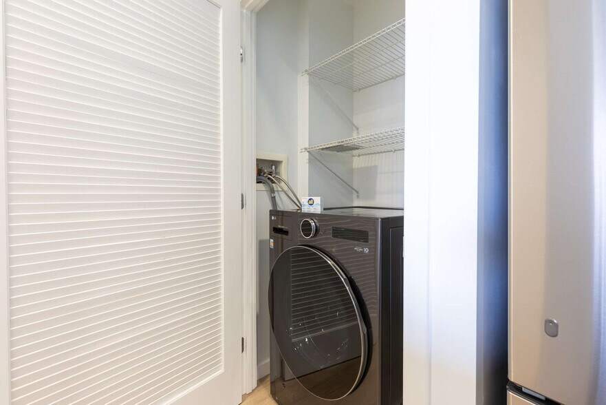 Building Photo - 250 Kendall St