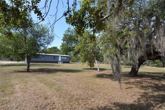 Building Photo - 17524 Medley Ave