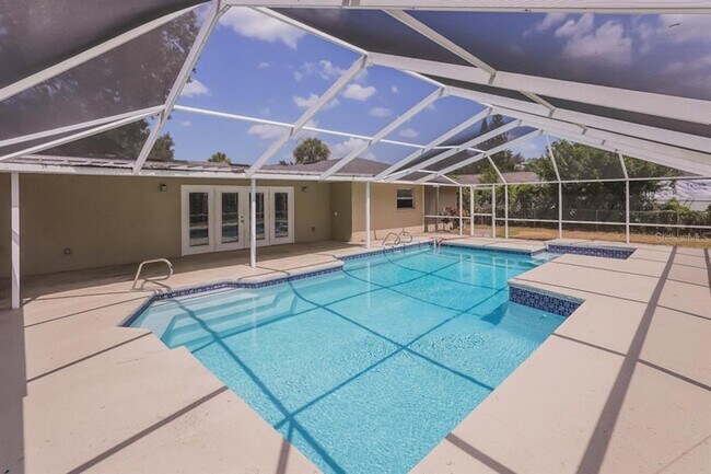 Building Photo - 4400 Old Colony Rd