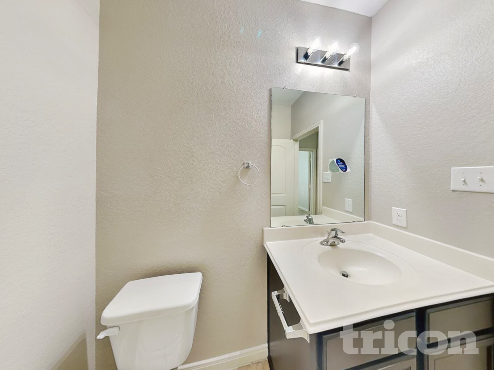 Building Photo - 6357 Hibiscus