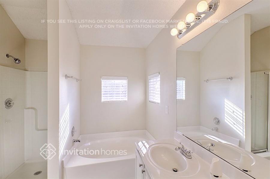 Building Photo - 312 Bridlegate Dr