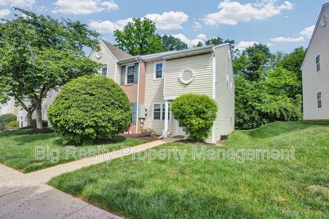 Building Photo - 1732 Rosewood Ct