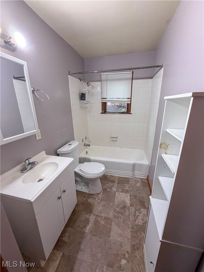 Building Photo - 3380 Sunnybrooke Dr