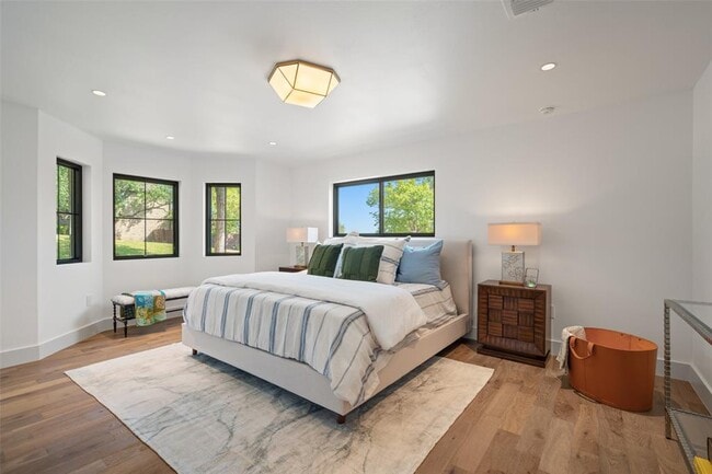 Building Photo - 5914 Cape Coral Dr