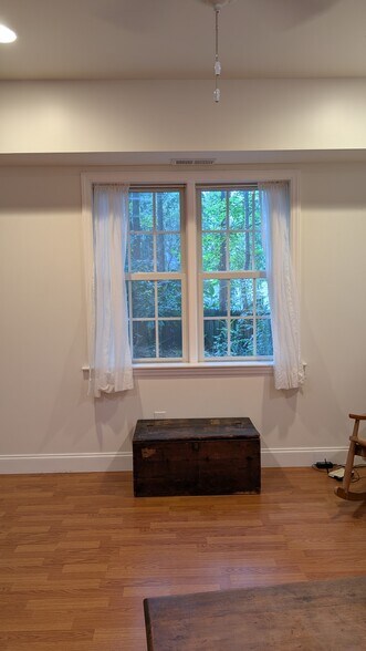 Window in the living room - 8 Elam Ct