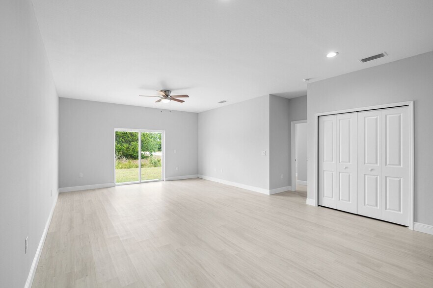 Building Photo - 10026 Cocoa Beach St