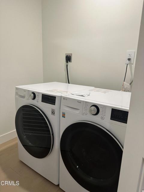 Building Photo - 39 S Los Robles Ave