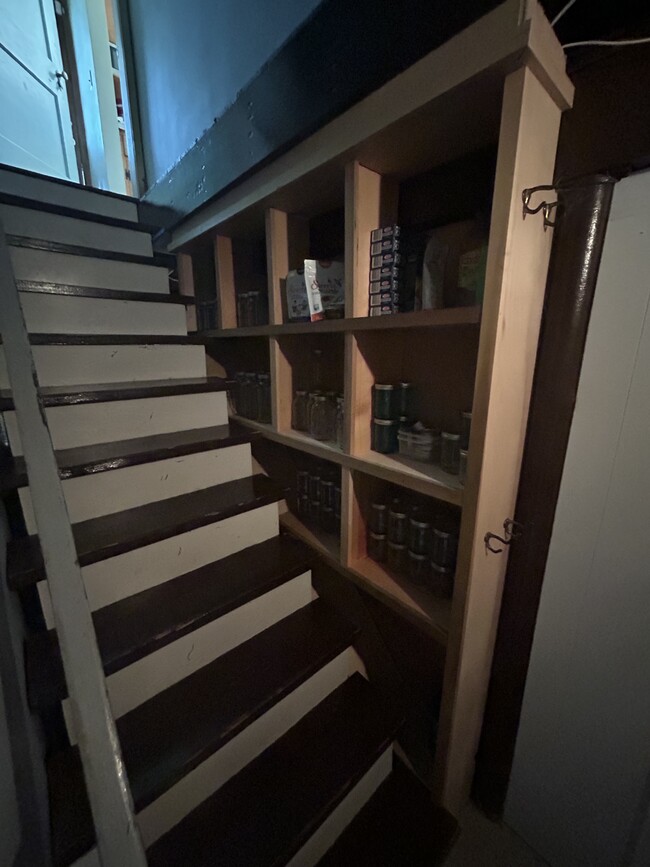 Building Photo - 1210 Fairview Ave