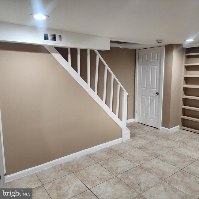 Building Photo - 7528 Rabon Ave