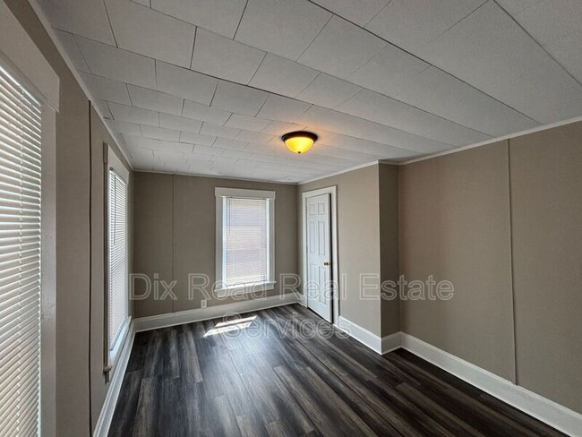 Building Photo - 539 Ross Ave