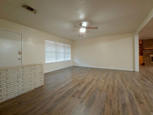 Building Photo - Spacious 3 Bed 2 Bath In Central Lubbock