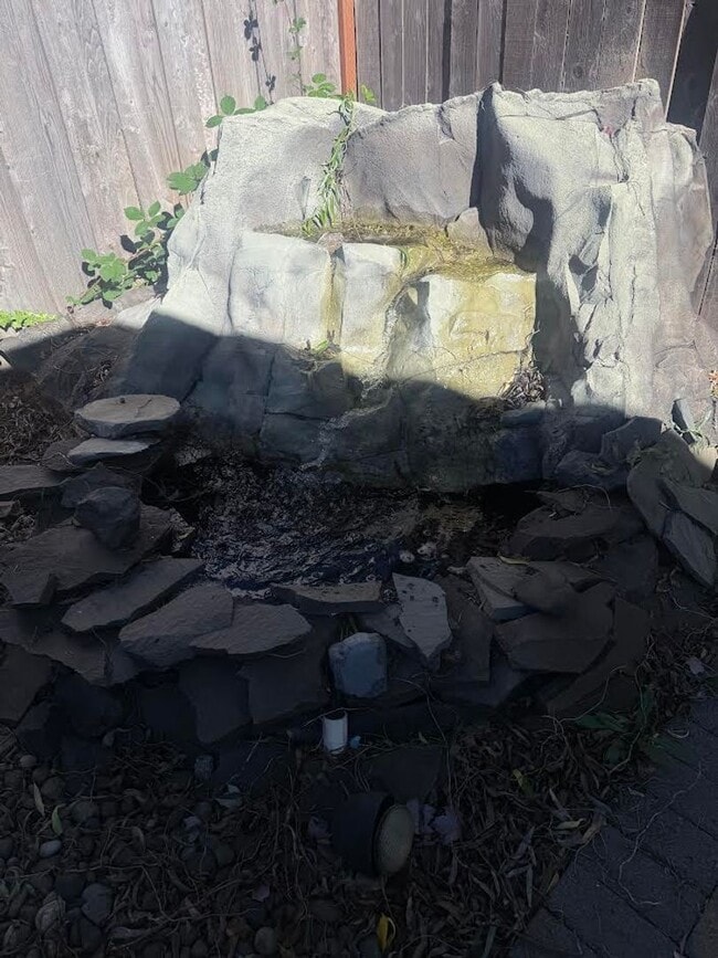 Building Photo - Highly Desired Sexton Mountain Single Level