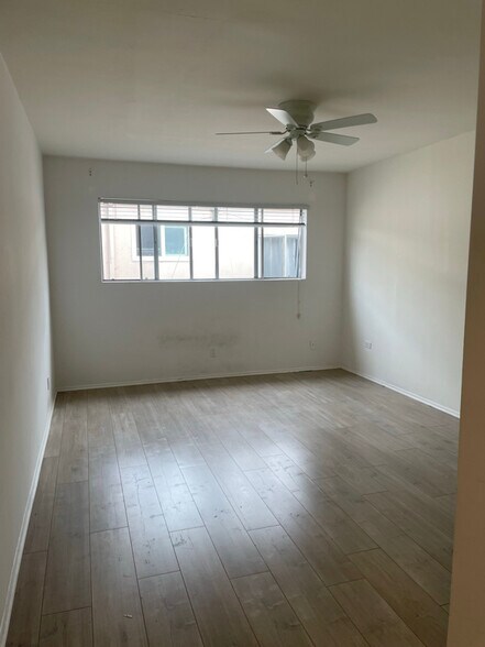 Building Photo - 909 6th St