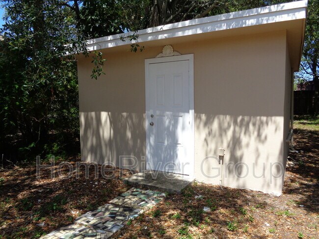 Building Photo - 500 NW 9th Ave