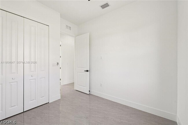 Building Photo - 4402 E 19th St