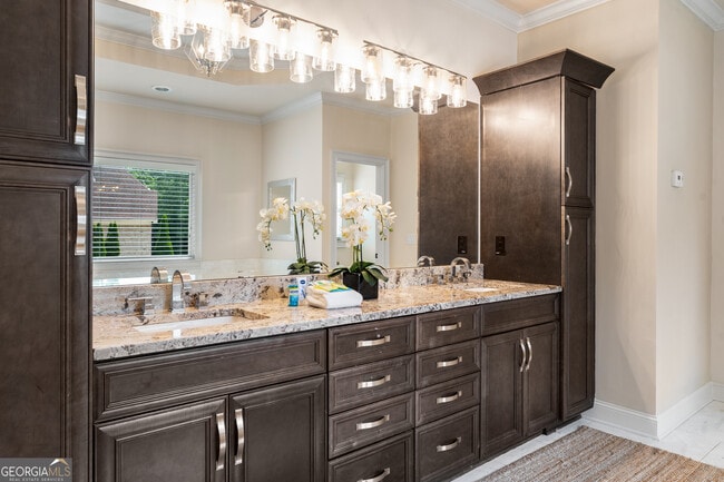 Building Photo - 6552 Long Acres Dr