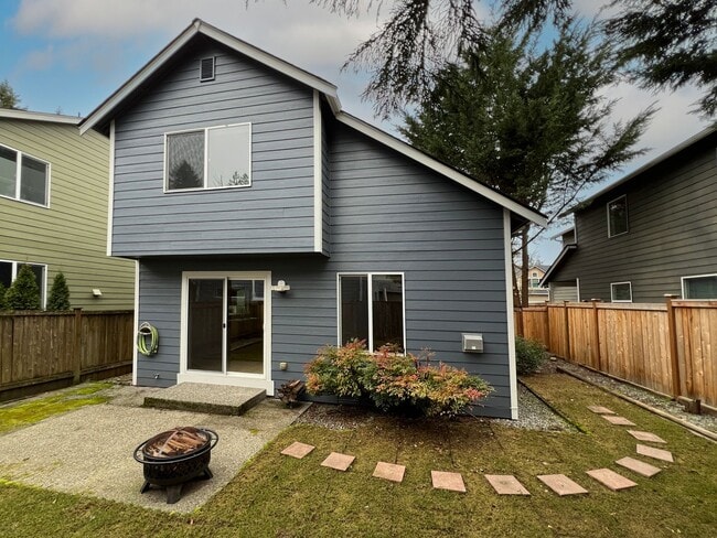 Building Photo - 3 Bedroom  2 Bath Home in Desirable Maple Valley