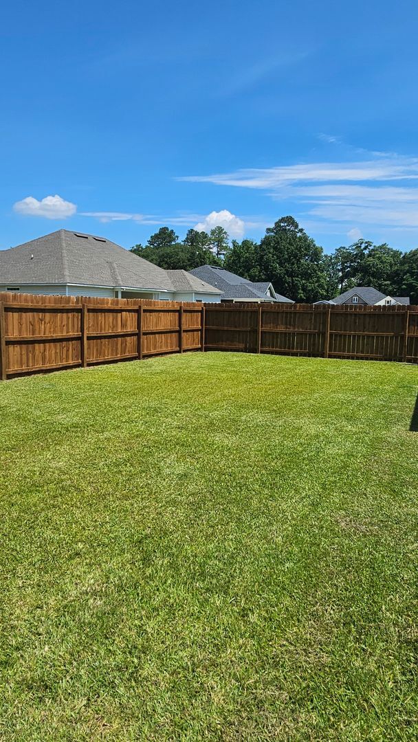 Building Photo - Knights Landing four bedroom home