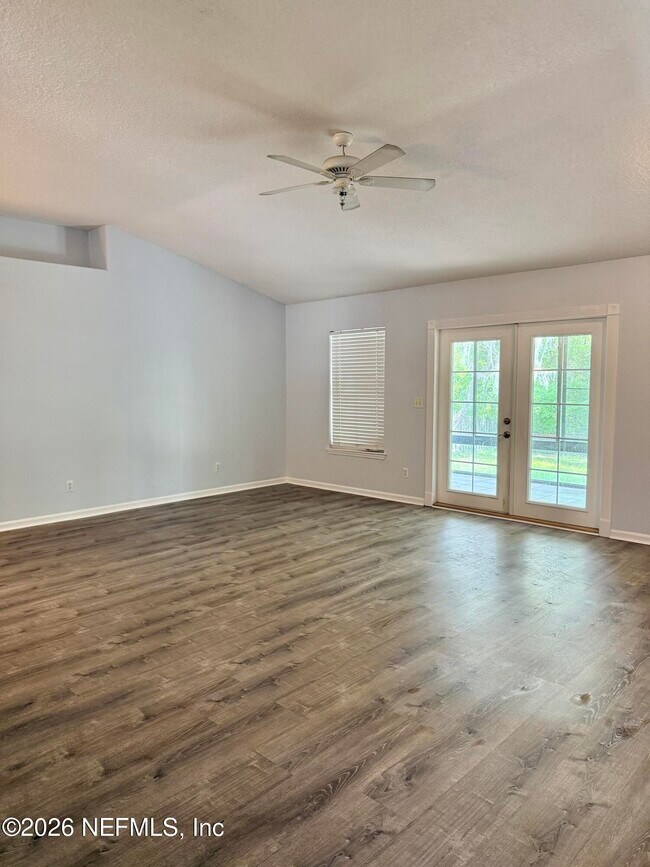 Building Photo - 12255 Lake Fern Dr E