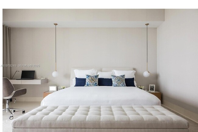 Building Photo - 10201 Collins Ave