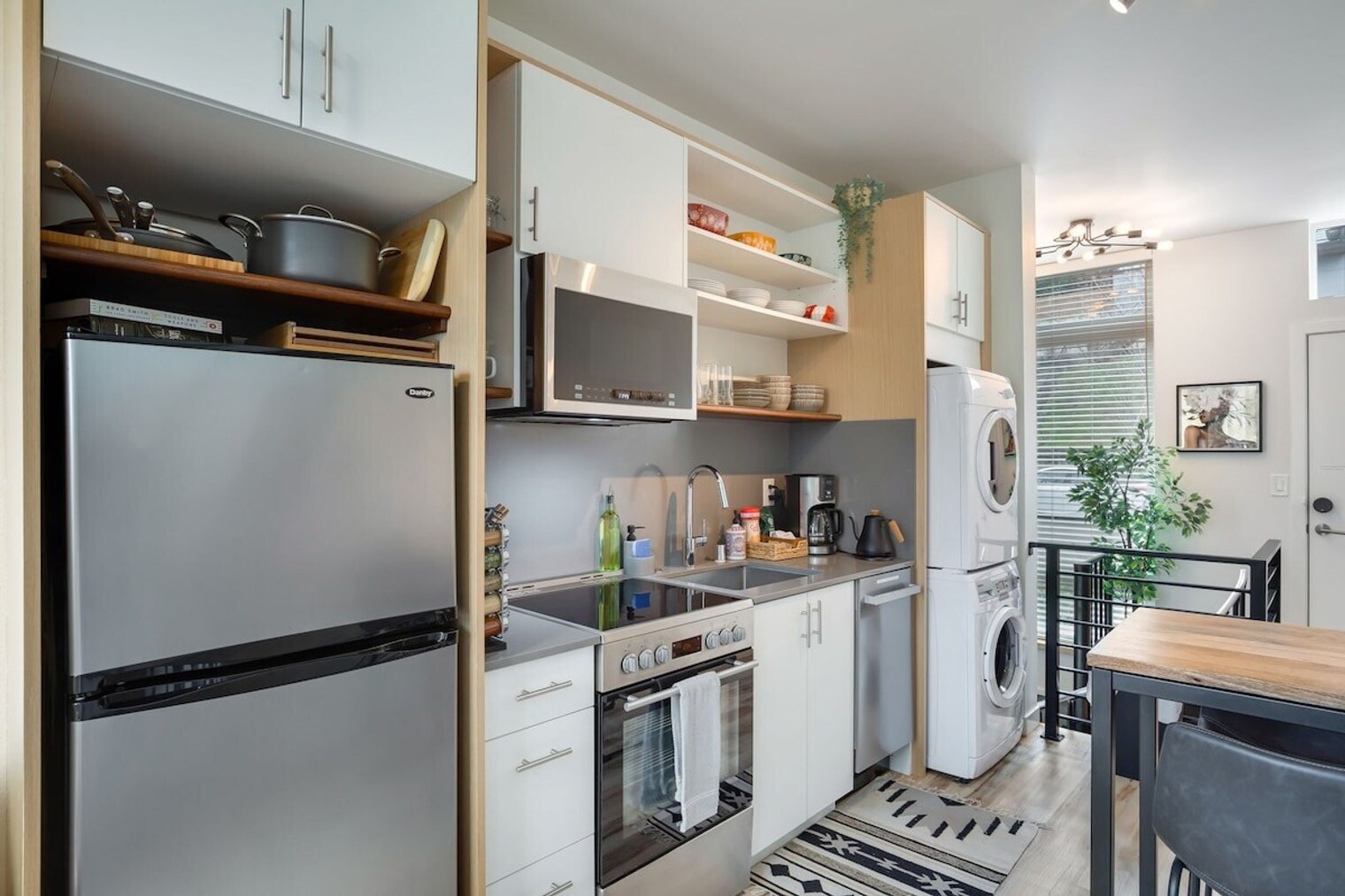 Building Photo - 3843 21st Ave SW