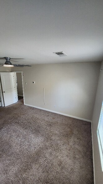 Building Photo - 4041 Liberty Ests Dr