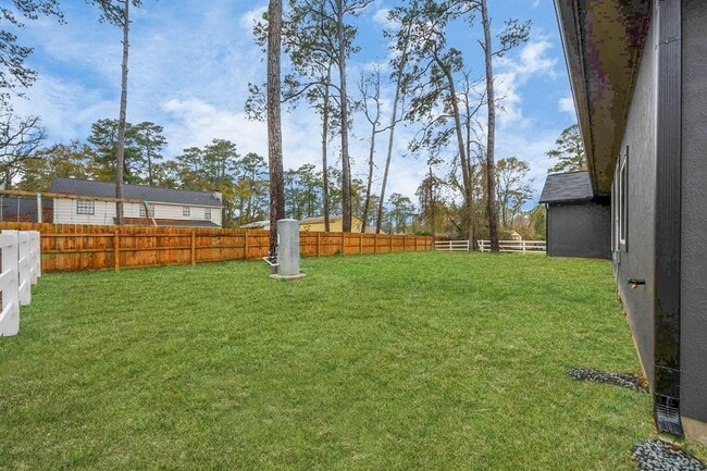 Building Photo - 23855 Creek Wood Dr