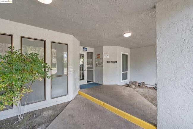 Building Photo - 1591 Ellis St