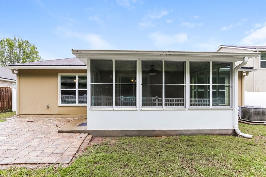 Building Photo - 3703 Summit Oaks Dr