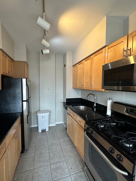 Building Photo - 1711 Massachusetts Ave NW