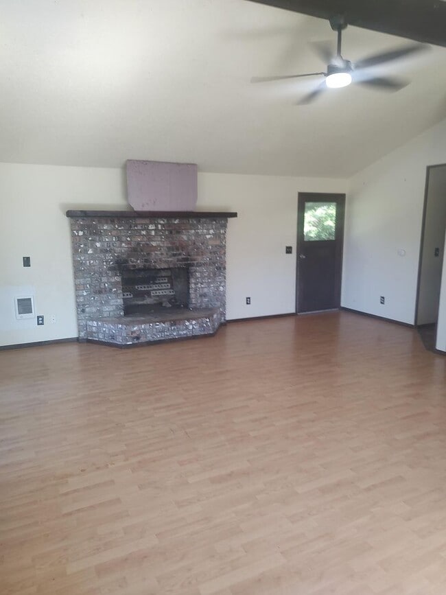 Building Photo - 2bd House Located in Ocean Shores