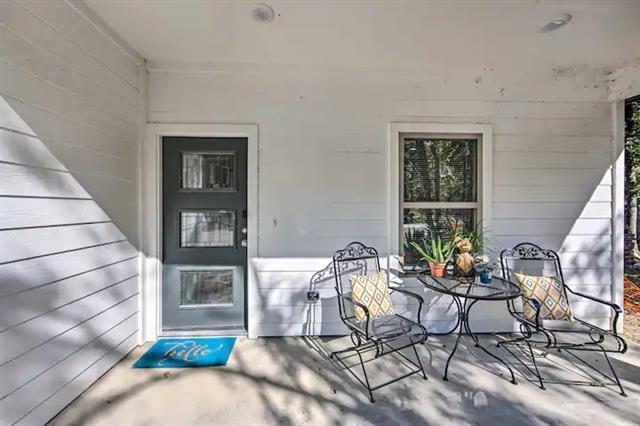 Building Photo - 6150 Shawnee Dr