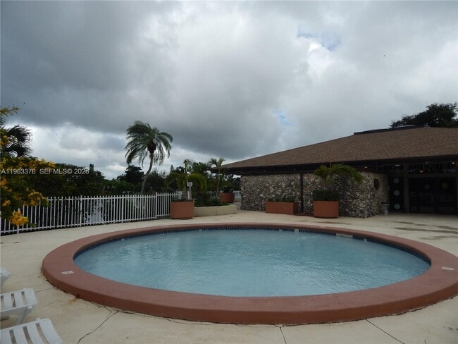 Building Photo - 6959 SW 110th Ct