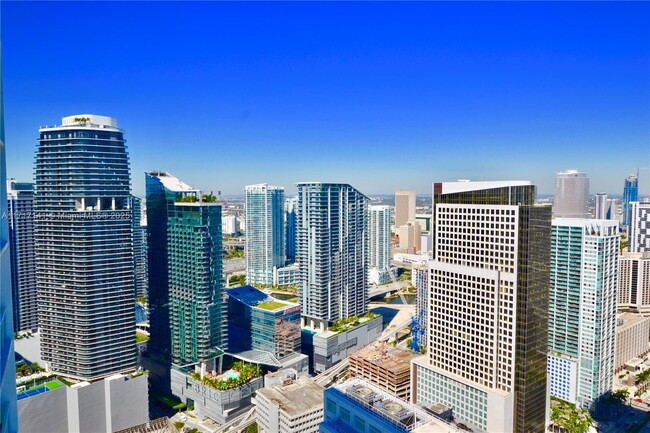 Building Photo - 950 Brickell Bay Dr