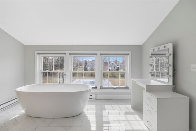 Building Photo - 53 River Run