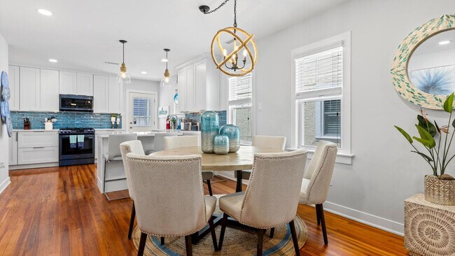 Building Photo - 710 Battersea Rd