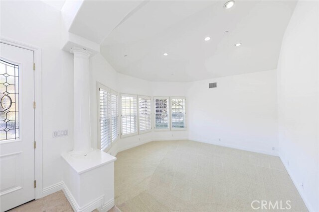Building Photo - 12 San Remo