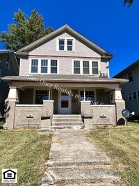Building Photo - Now available 3 bedroom home