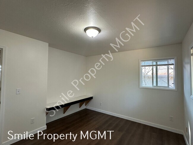 Building Photo - 1003 NE 175th Ave
