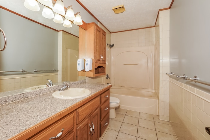 Building Photo - 371 Shenandoah Blvd